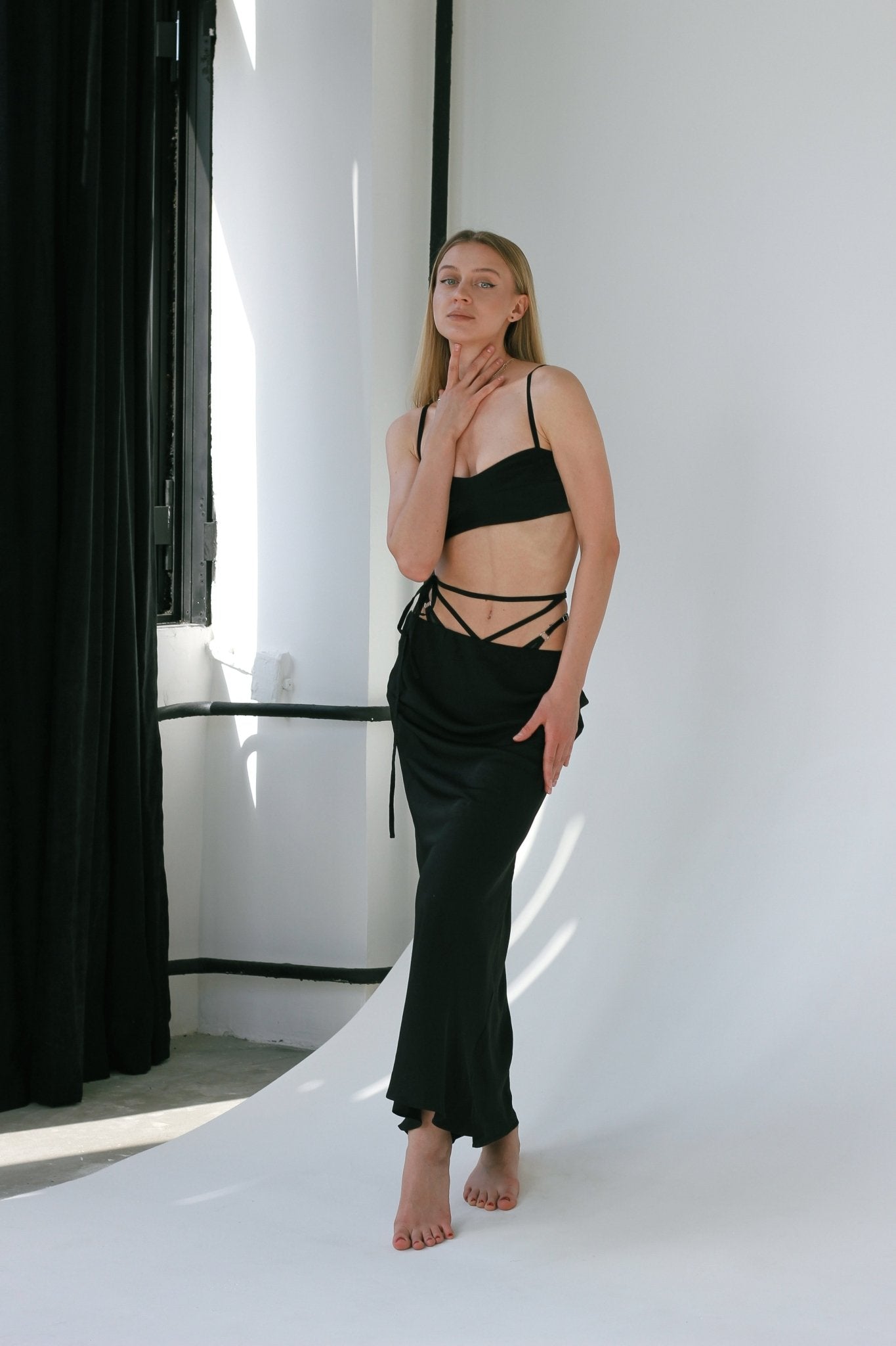 BANDEAU TOP WITH A DETACHABLE VEILED MESH - PENKO